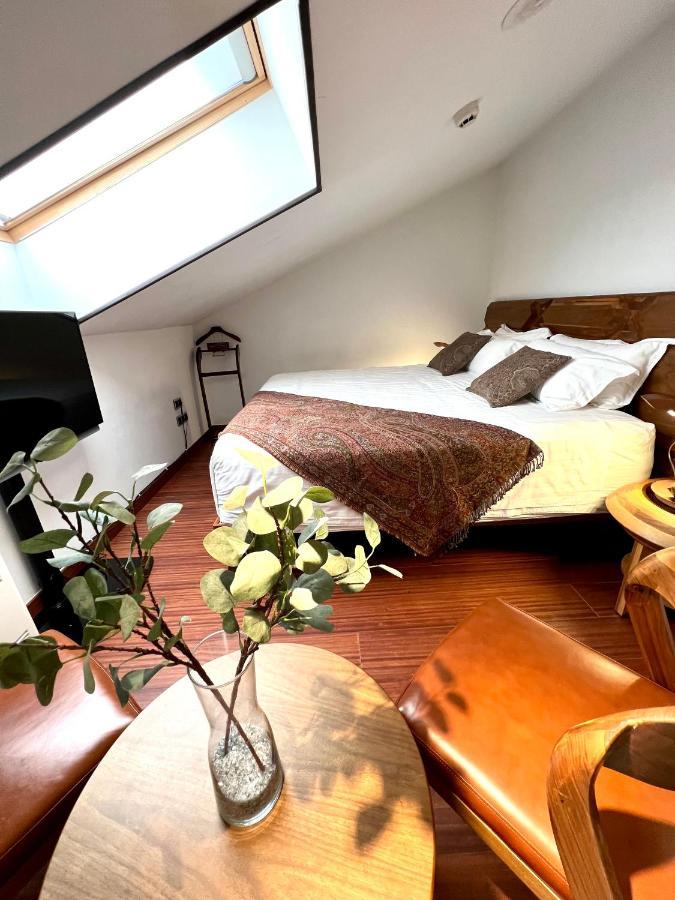 Anahita Boutique Hotel