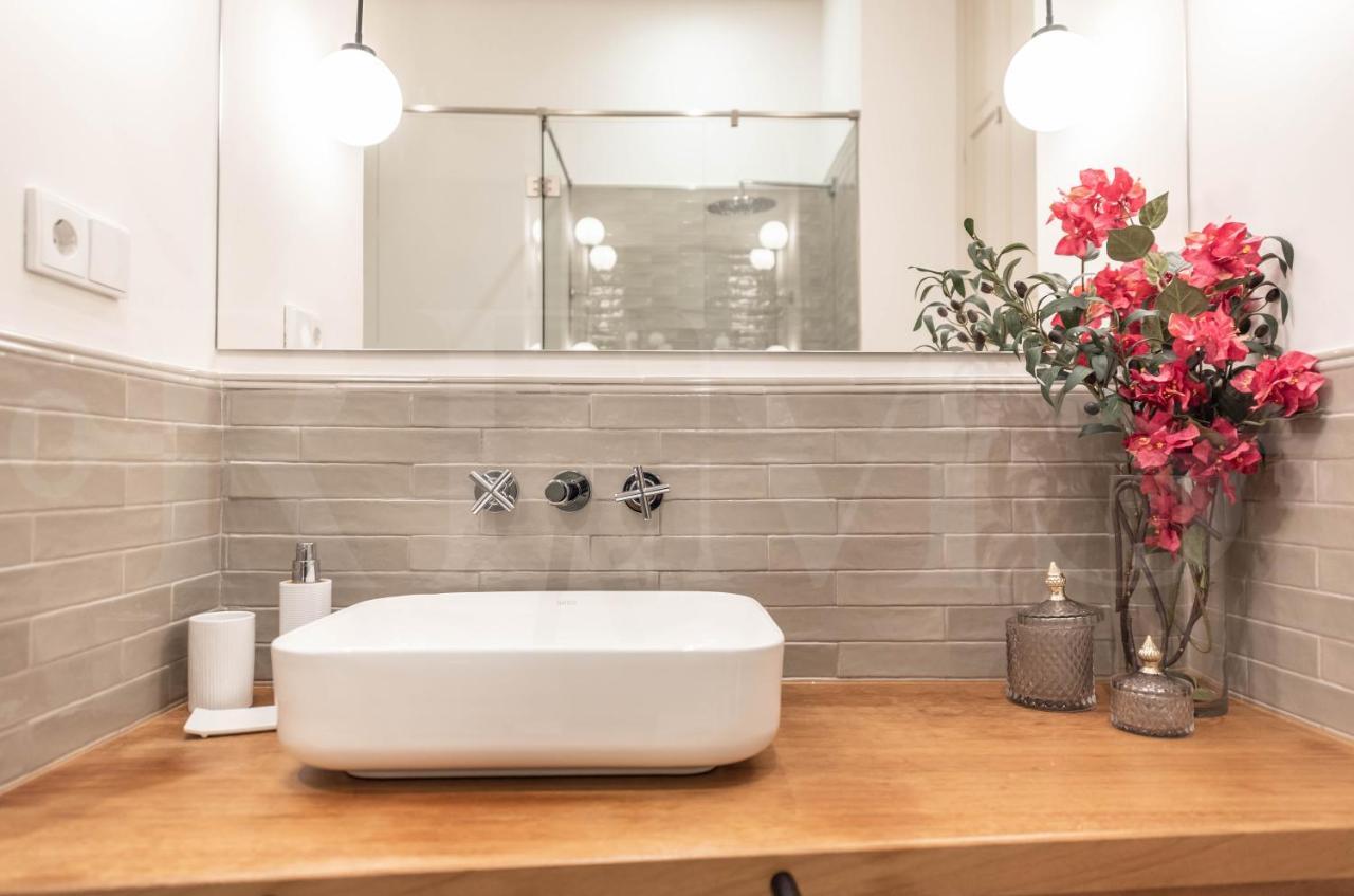 Modern Luxe In The Historic Center By Rems * Málaga