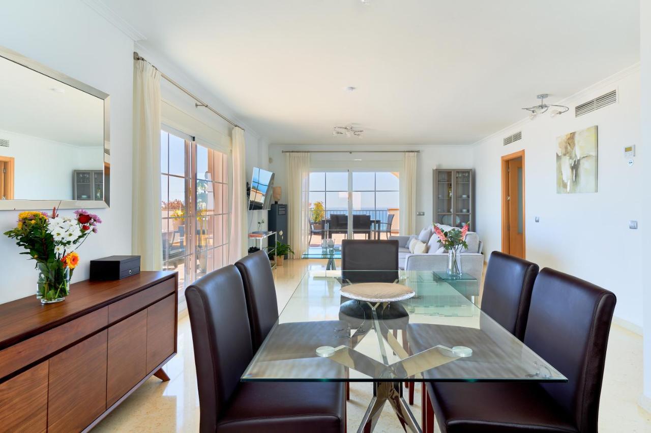 Poseidon Luxury Apartment *