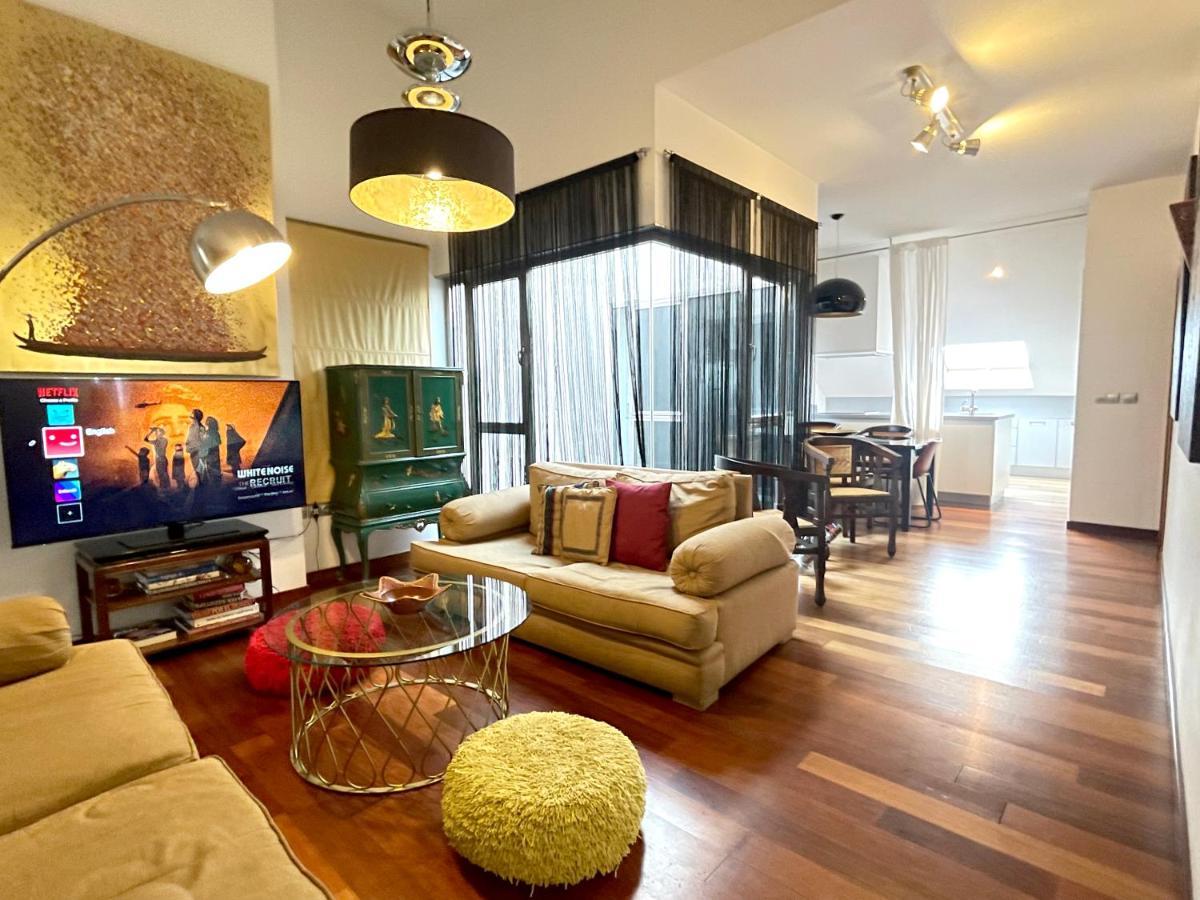 Apartment Atico En Plaza De La Constitucion 3 Bedrooms *