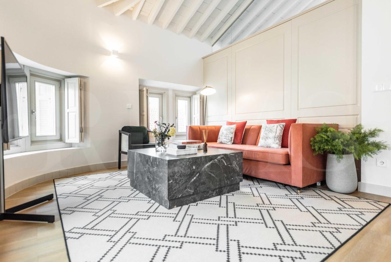 Penthouse With Private Rooftop In The Heart Of By Rems *