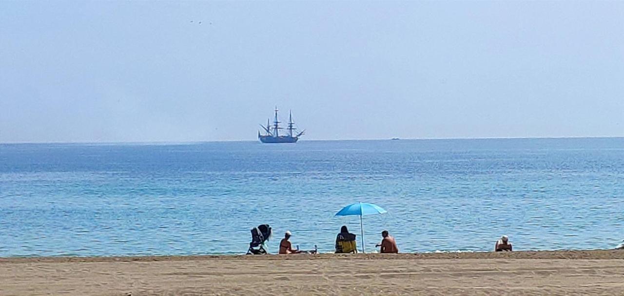 On The Beach! Frente Al Paseo Maritimo, Parking Y Piscina *