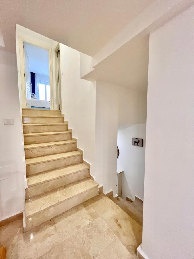 Centro Station Maria Zambrano Parking Free Appartement *