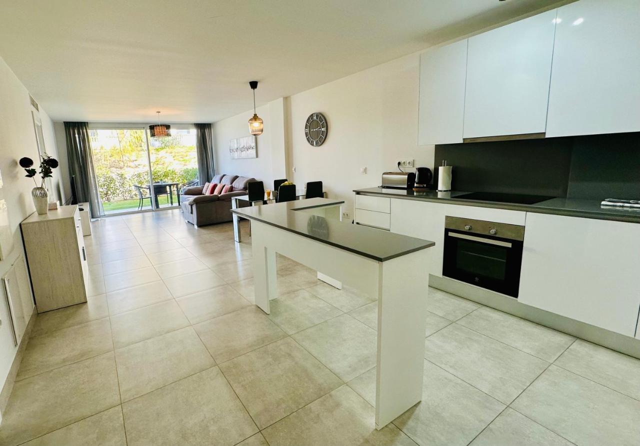 2-bedroom-apartment With A Terrace, Pool, Gym Malaga