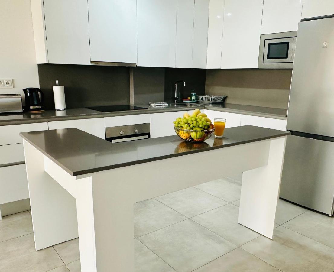 2-bedroom-apartment With A Terrace, Pool, Gym Malaga