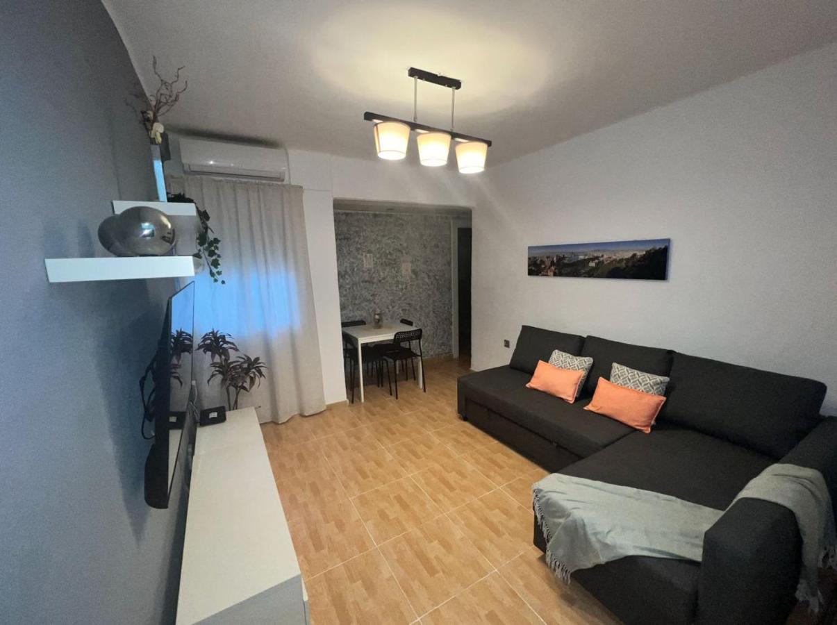 Apartment Holidays2malaga 2 Bedroom Armengual De La Mota Close Shopping Center *