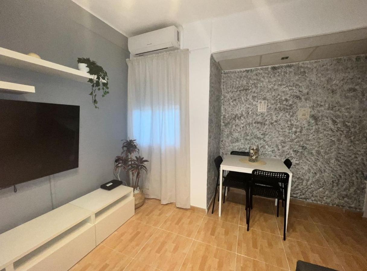 Holidays2malaga 2 Bedroom Armengual De La Mota Close Shopping Center *