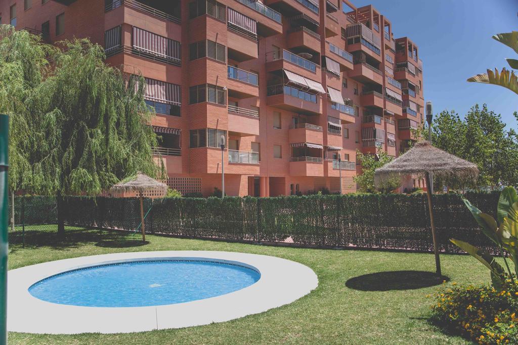 Apartment Apartamento Teatinos, Metro, Free Parking & Pool *