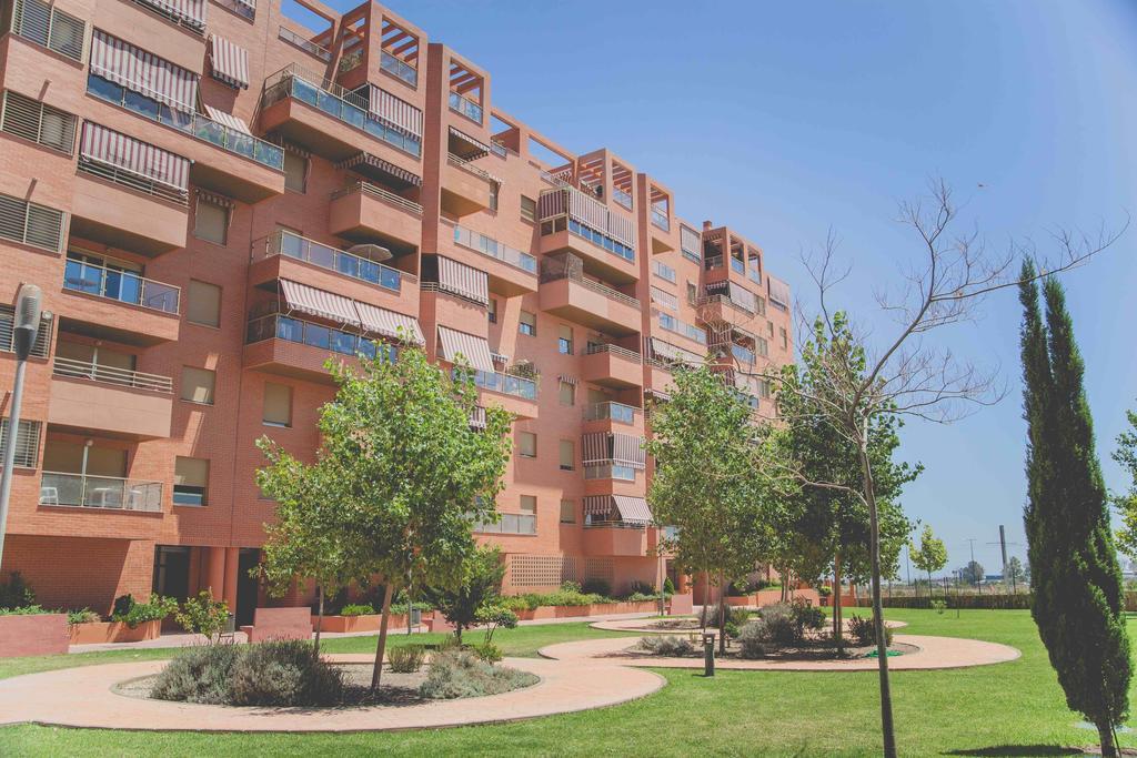 Apartamento Teatinos, Metro, Free Parking & Pool Apartment