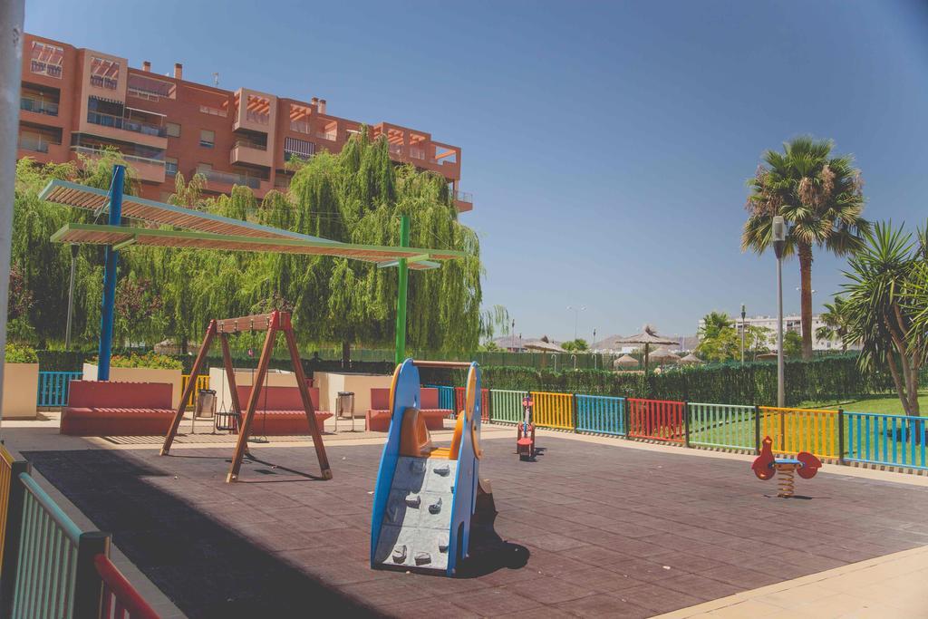 Apartamento Teatinos, Metro, Free Parking & Pool *