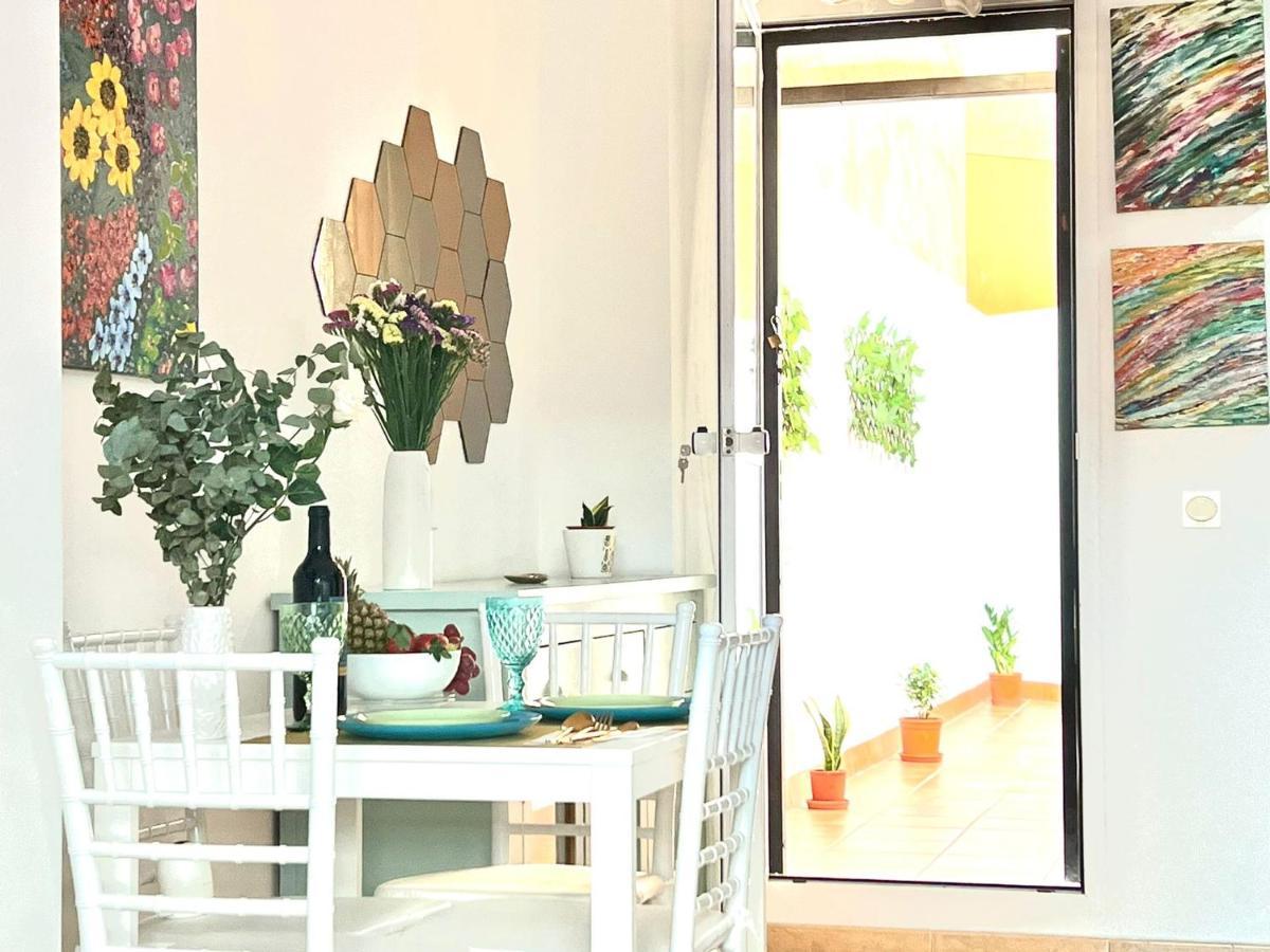 Relaxing With Lovely Patio Apartment