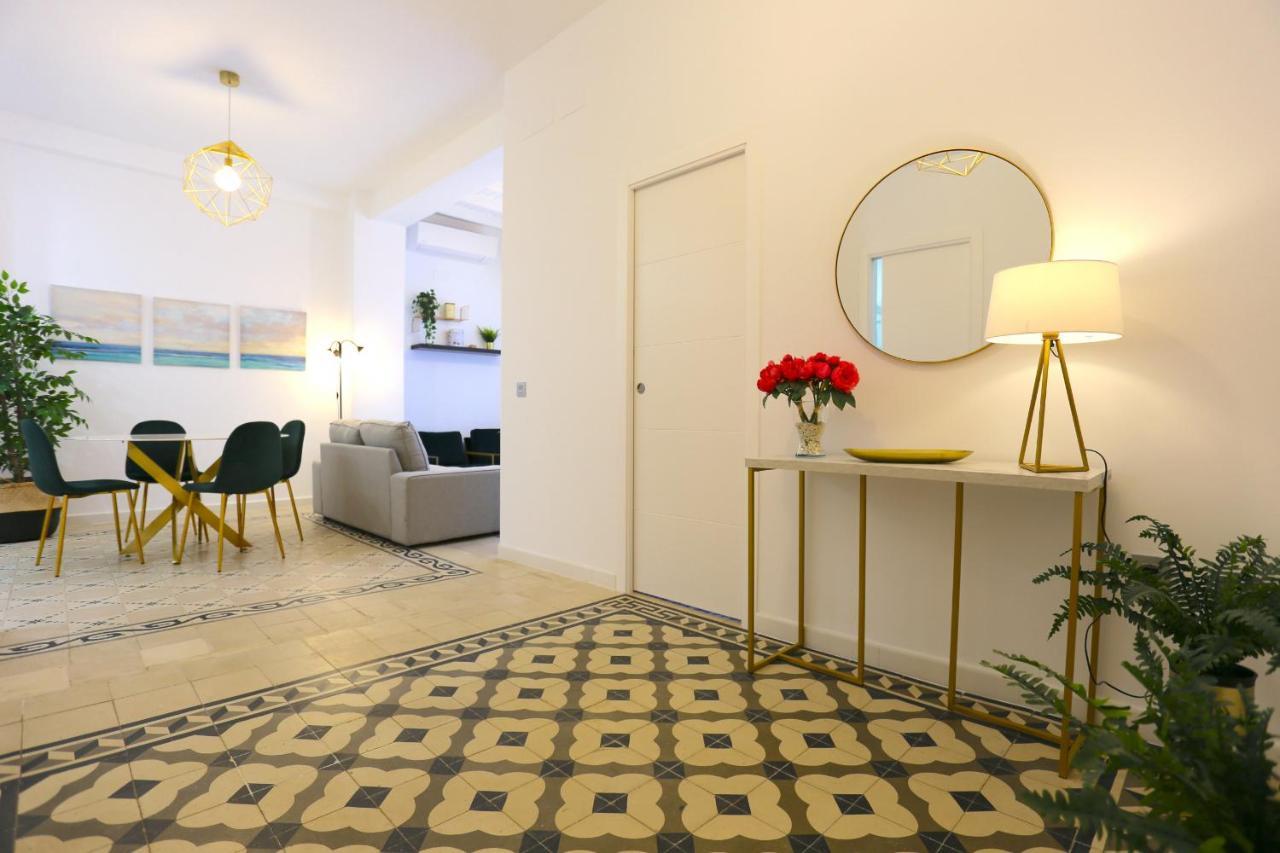 Reding & Apartment *
