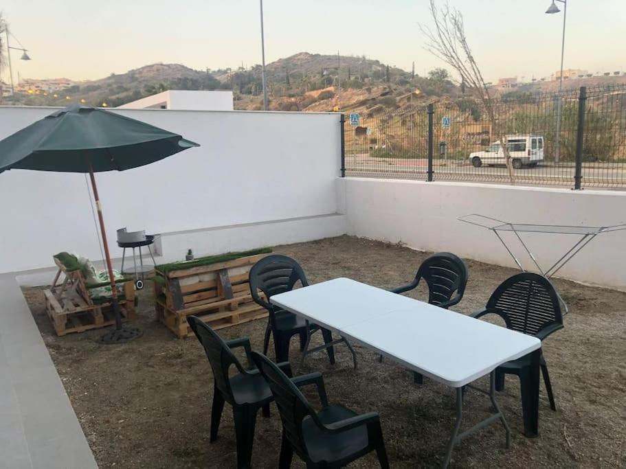 Apartment Bajo Con Jardin En Primera Linea De Playa Malaga