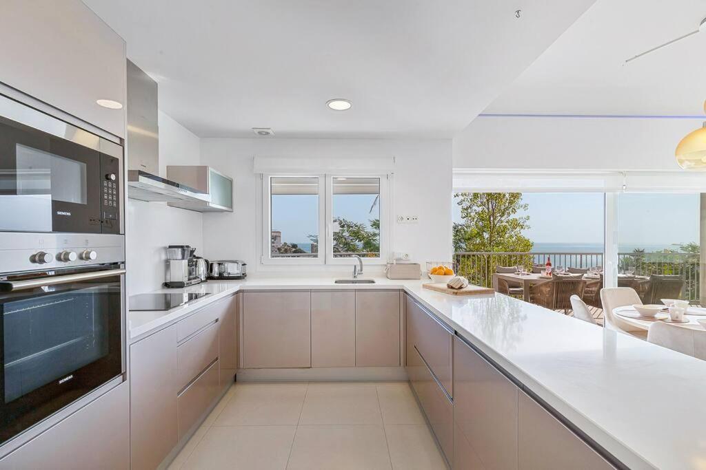 Stylish With Oceanview Apartment Malaga