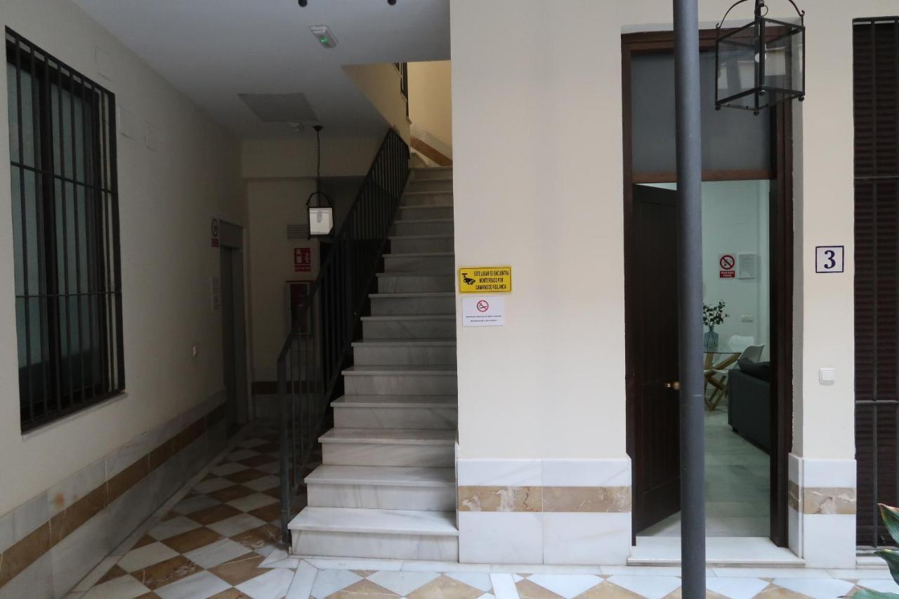 J & E Center Apartment *