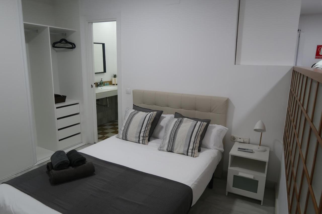 J & E Center Apartment