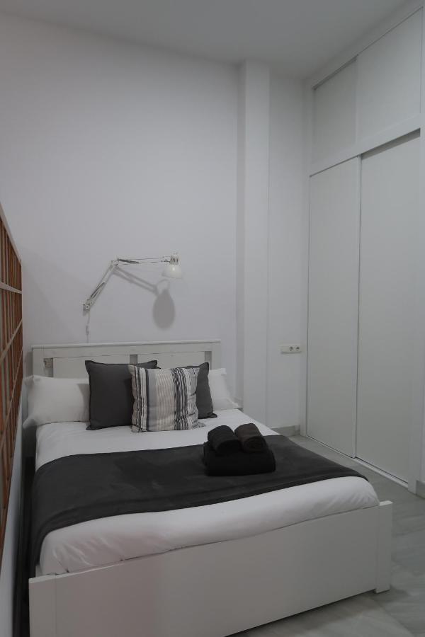 Apartment J & E Center *