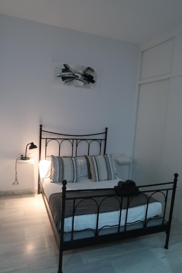 J & E Center Apartment *
