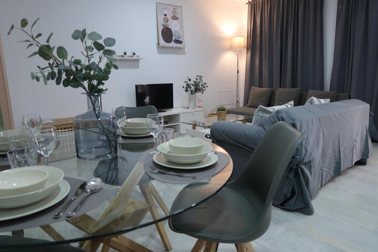 J & E Center Apartment *