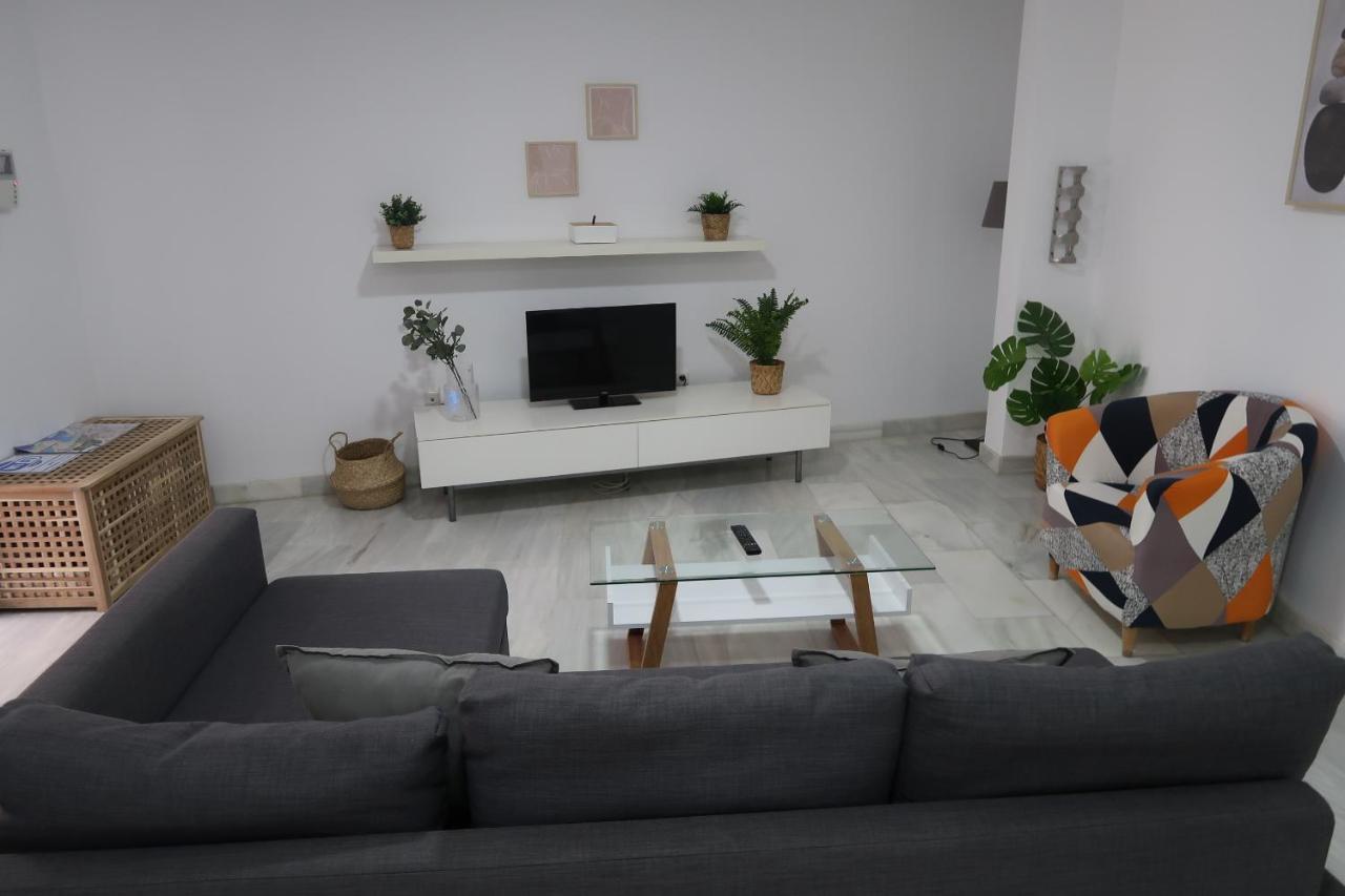 J & E Center Apartment *