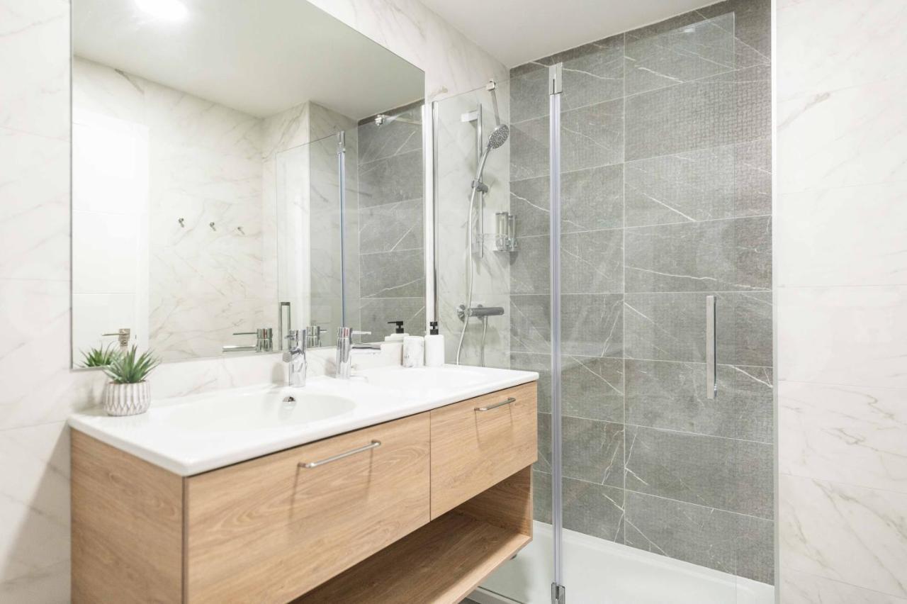 With Parking, Gym & Terrace By Rems Appartement