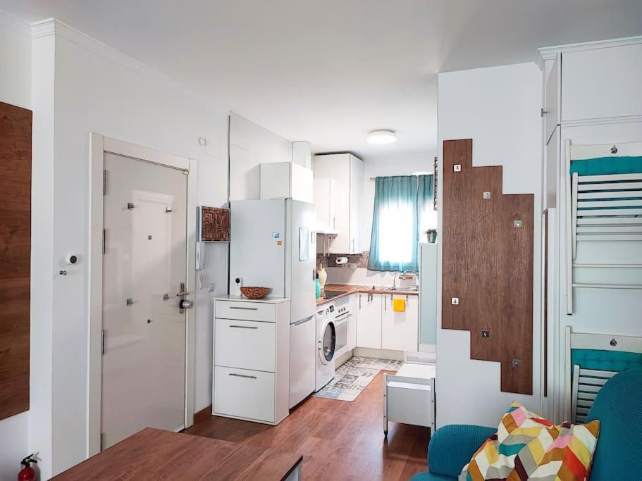 Apartment Bright And Quiet In *