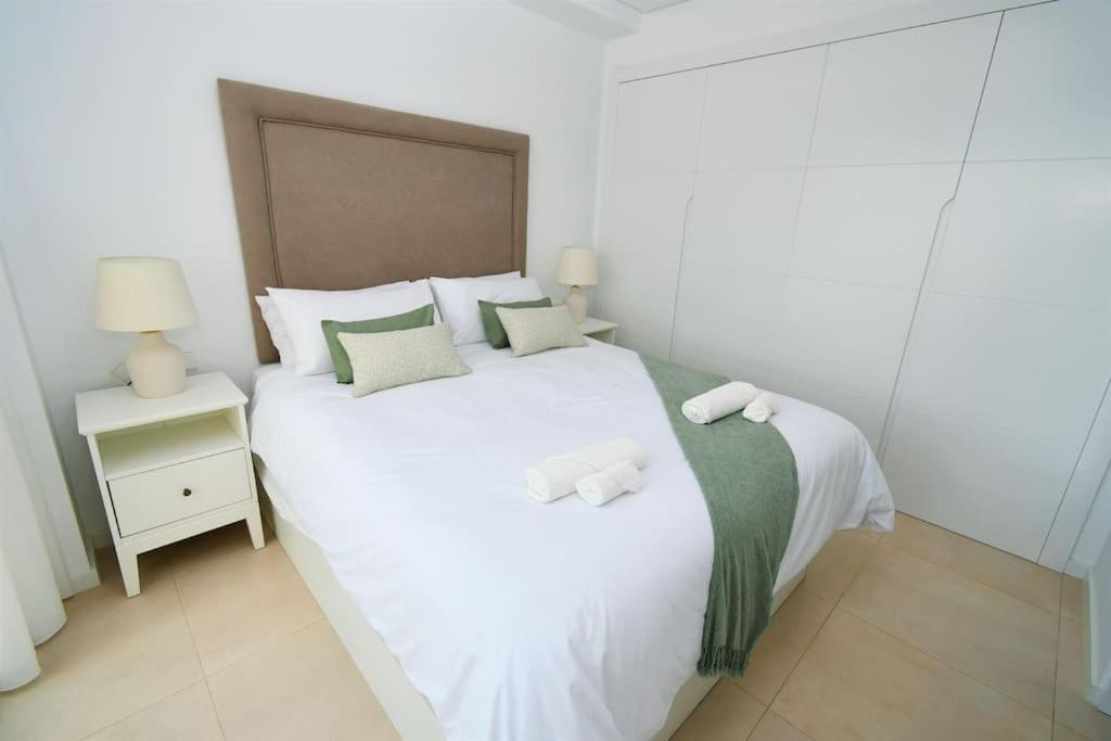 Casa Kerr - Luxury Apt - Sleeps 9 - Los Boliches Apartment