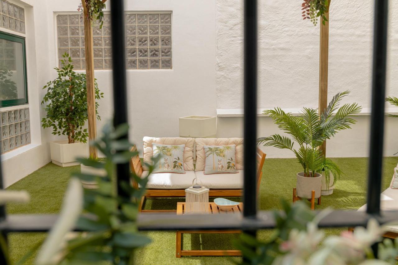 C30 Deluxe Studio With Terrace Into Cathedral Square *