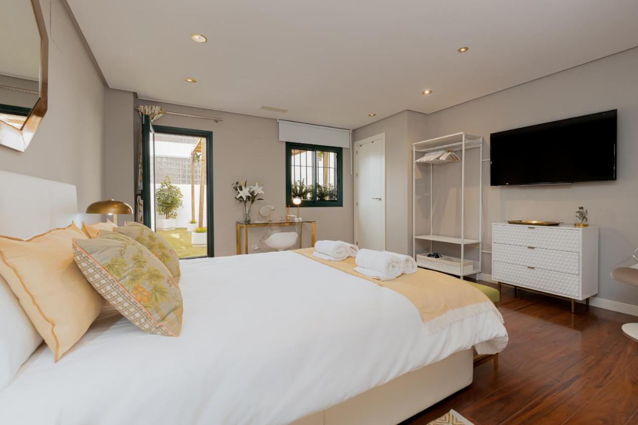 C30 Deluxe Studio With Terrace Into Cathedral Square *