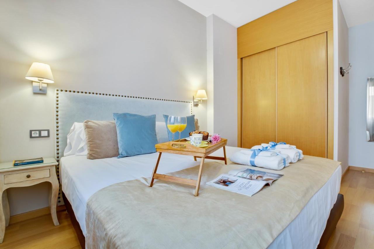 Apartment -malagasunapts-city Centre Terrace Pool Parking