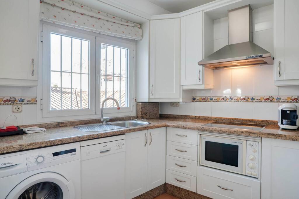 Cozy Penthouse Center, Car Park Included-caspal Appartement *