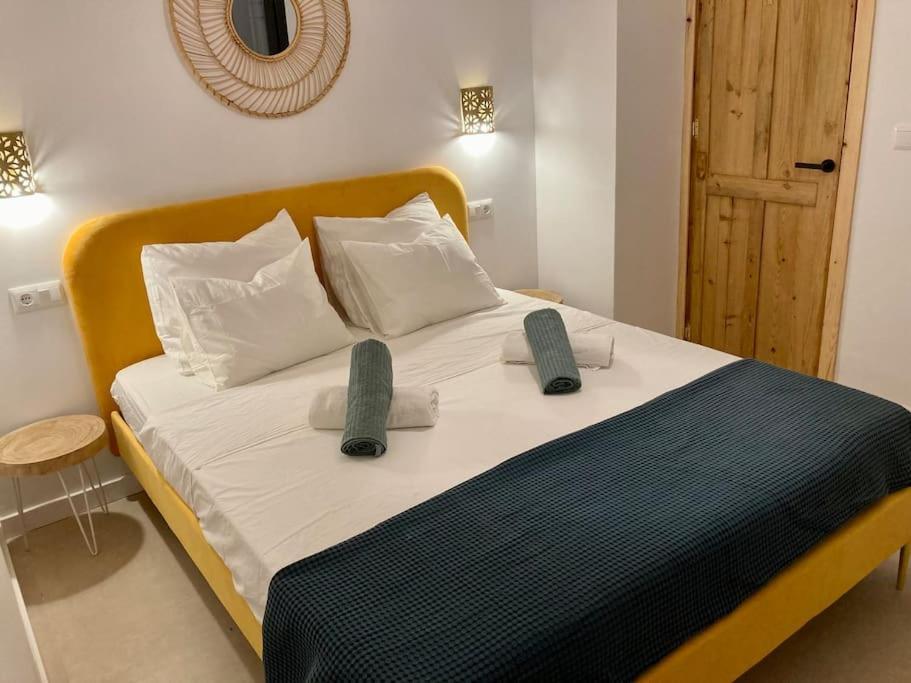 Andalusian House - At 85 Meters - Terrace Holiday home *