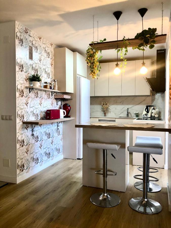 Con Smart Tv En Piso Compartido Con Bano Privado O Compartido Sol Accommodatie bij particulieren *