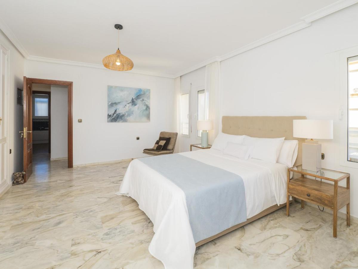 Cubo's Seaview Port & Free Parking Malaga