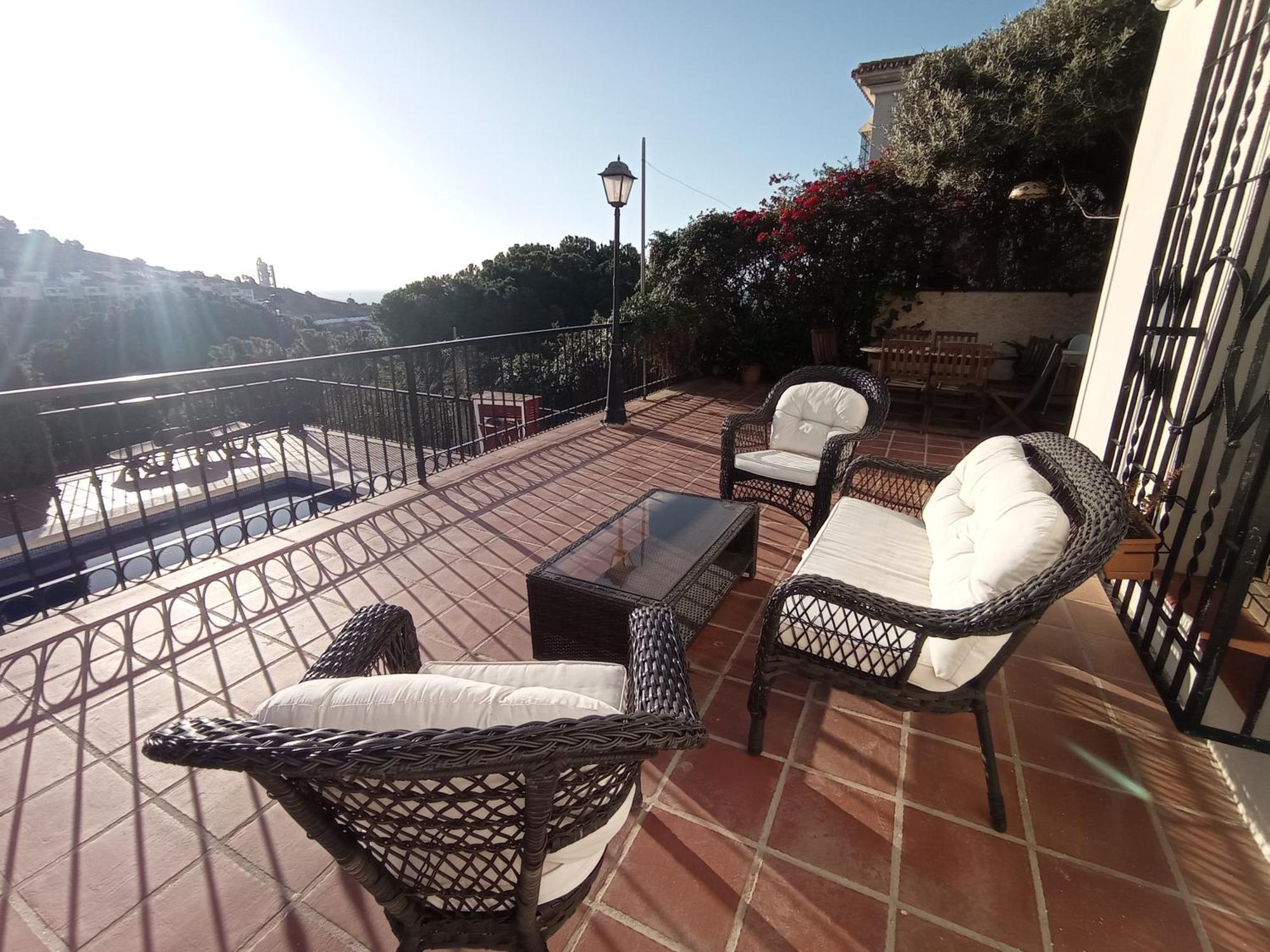 Apartment En Con Piscina