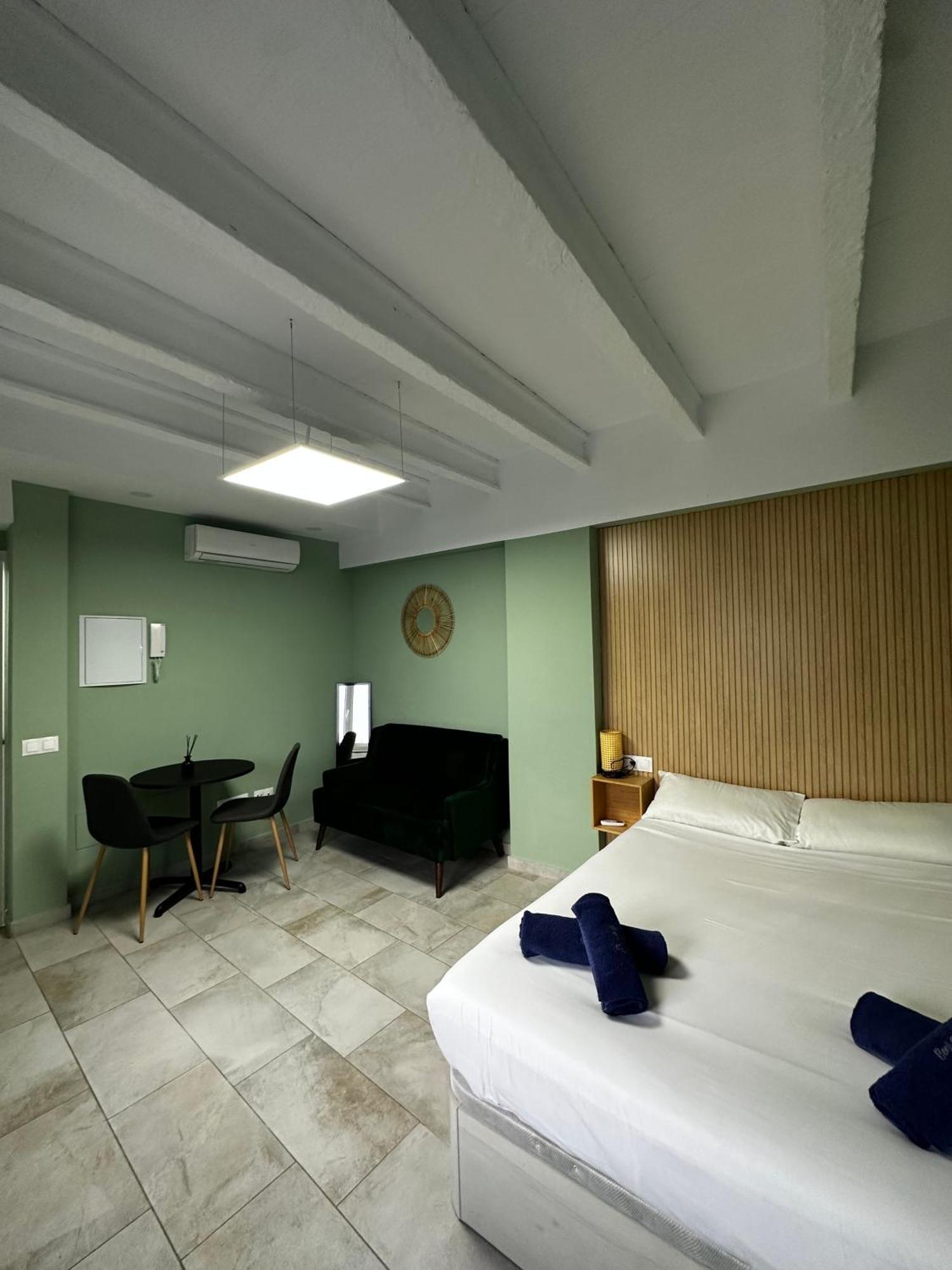 Apartment Lovely With Terrace Malaga