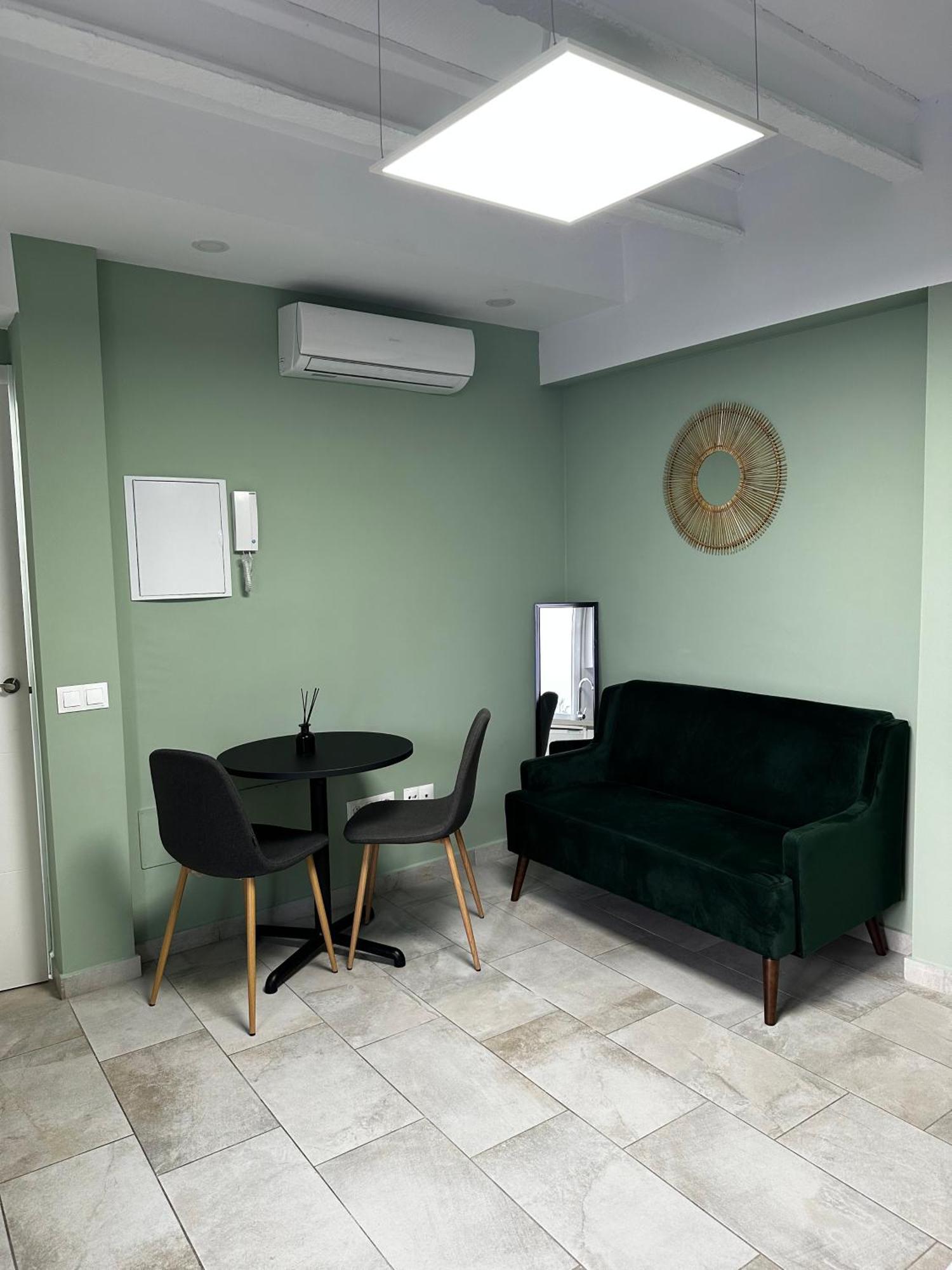 Lovely With Terrace Apartment