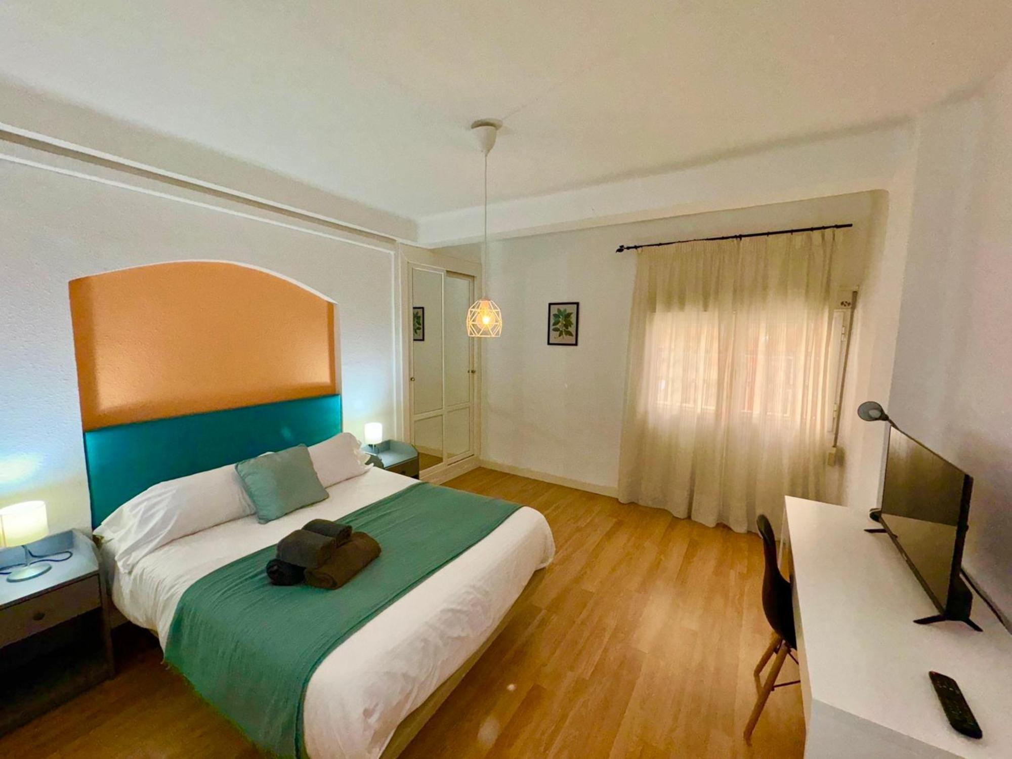 Apartment Holidays2malaga 2 Bedroom Armengual De La Mota Close Shopping Center