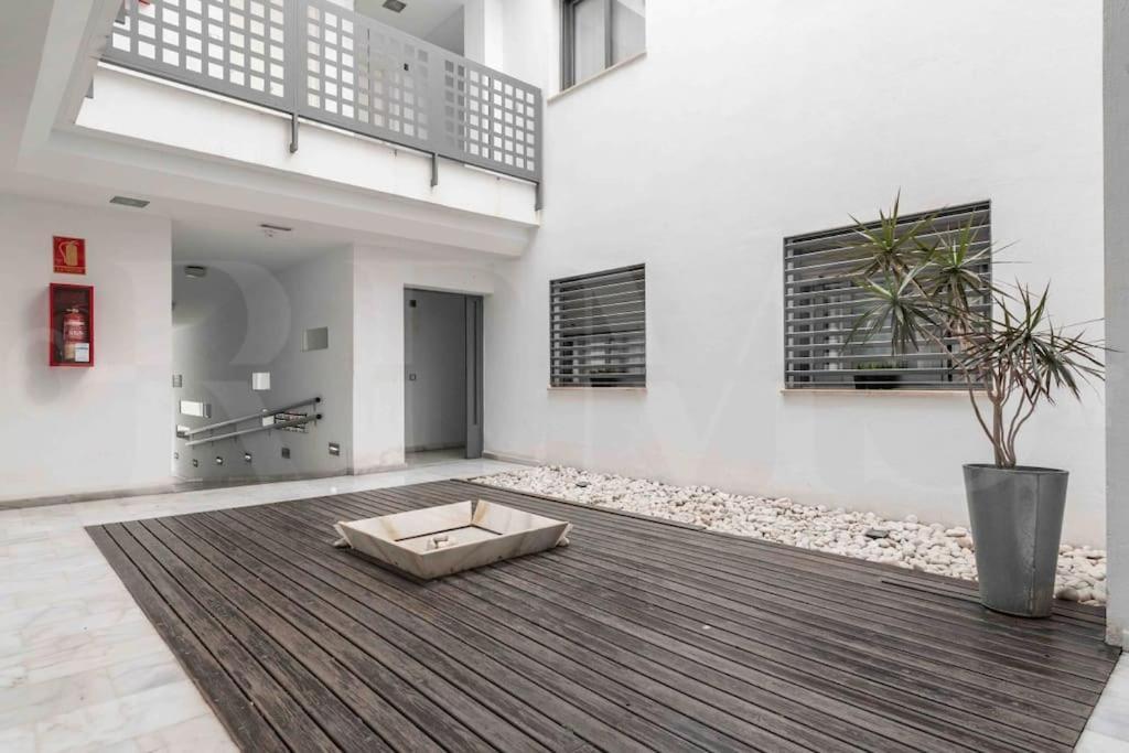 Bright Spacious Duplex With Terrace By Rems Malaga