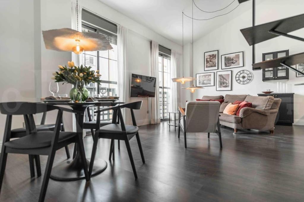 Bright Spacious Duplex With Terrace By Rems Apartment