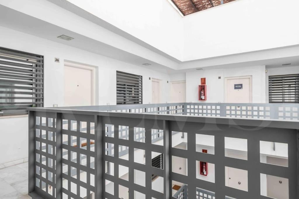 Bright Spacious Duplex With Terrace By Rems *