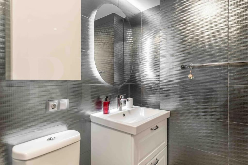 Bright Spacious Duplex With Terrace By Rems Apartment *