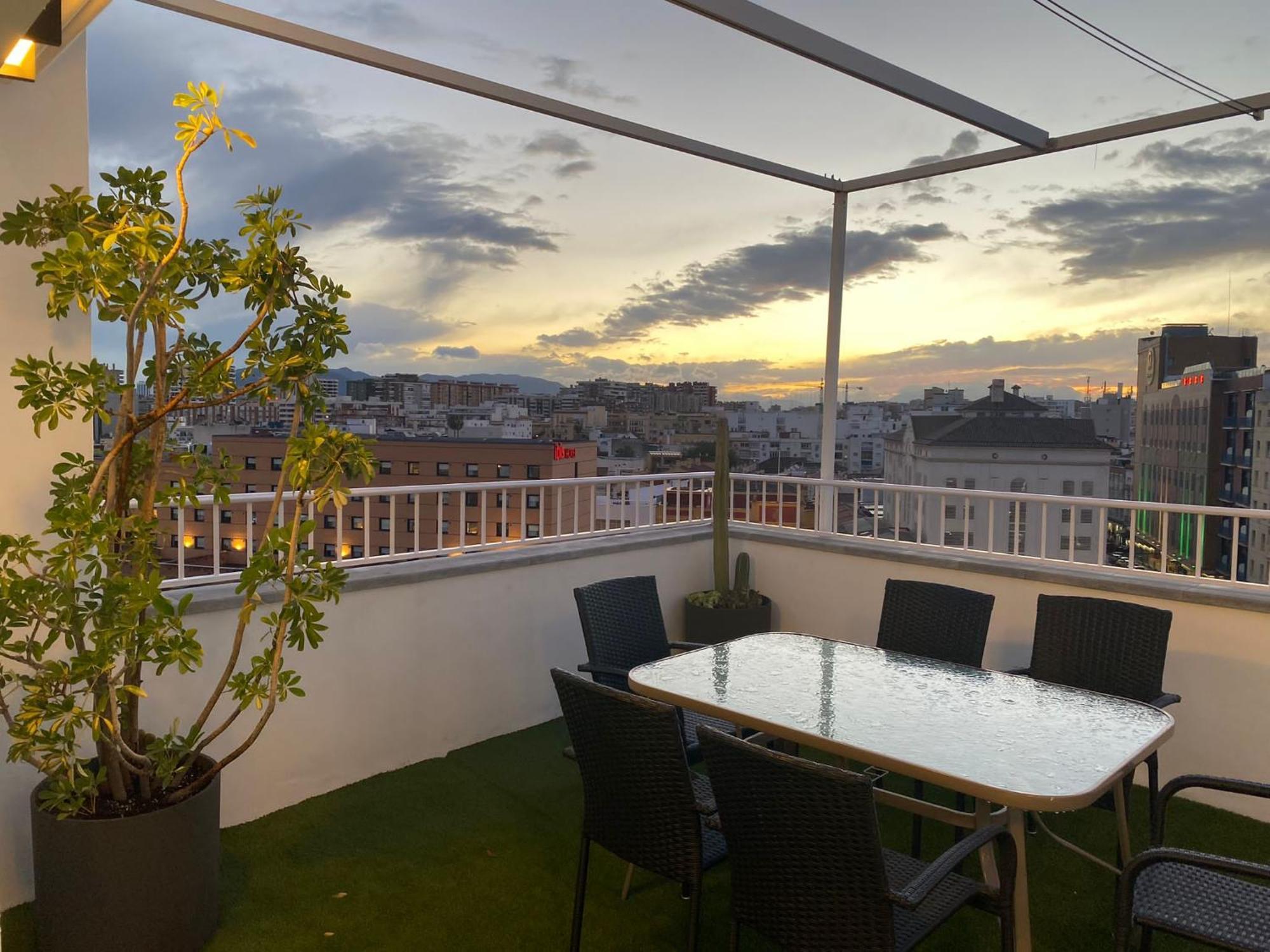 Penthouse Tribuna Center By Seric, Semana Santa Desde Tu Balcon Málaga