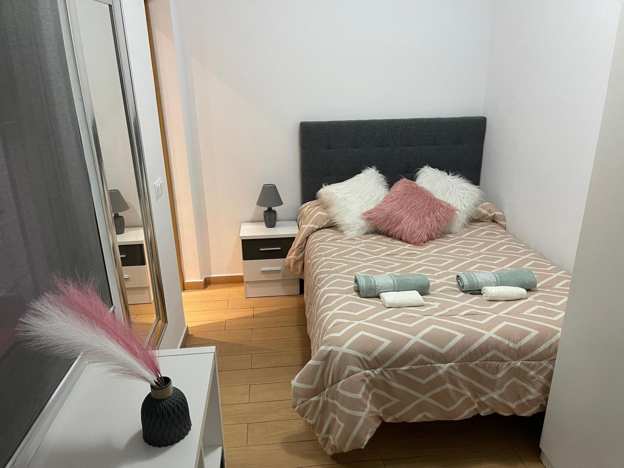 Casita Andaluza Centro Con Parking Sujeto A Disponibilidad Apartment *