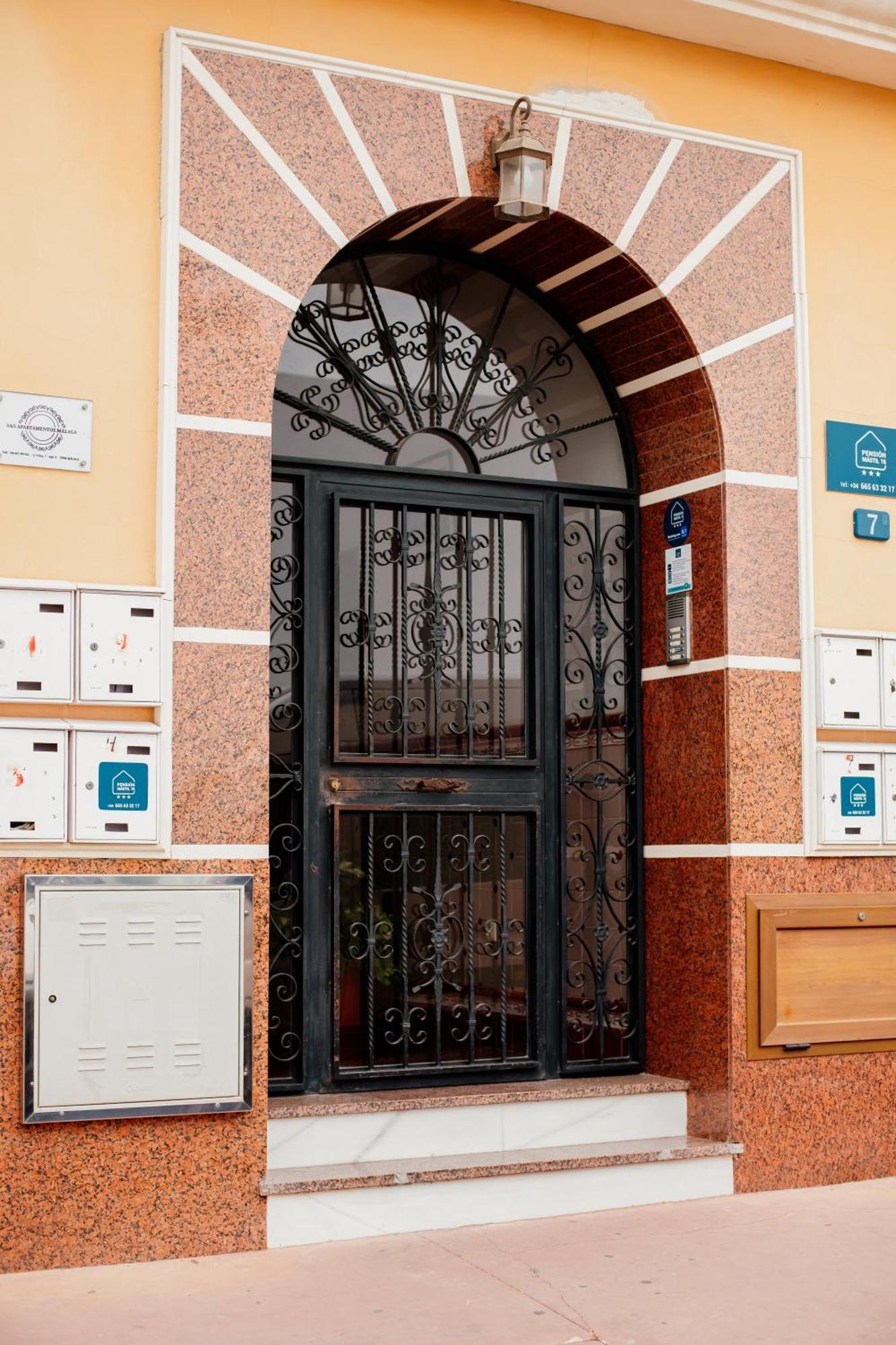 Apartamentos Turisticos Mastil 16 P2 Guest house