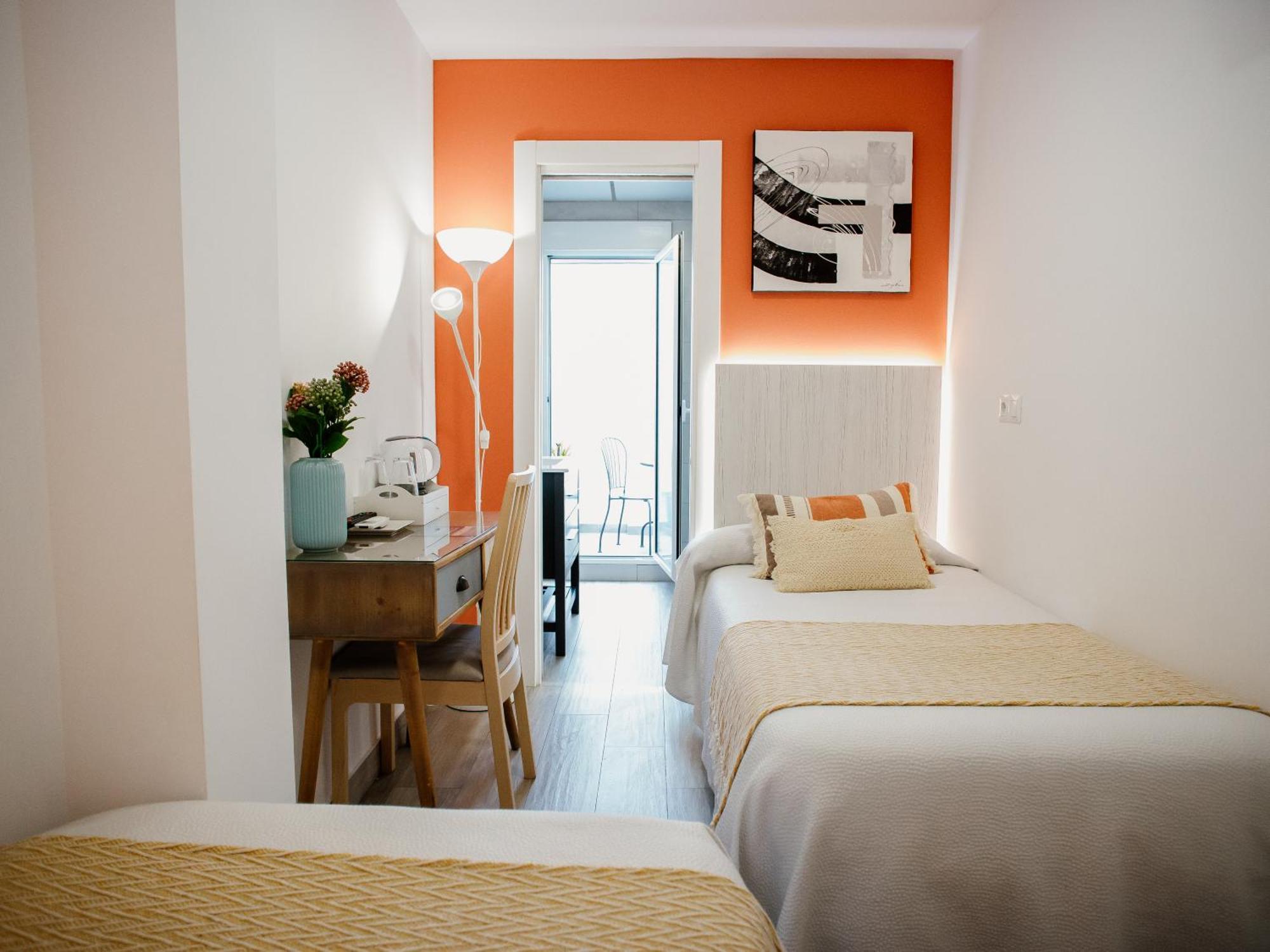 Guest house Apartamentos Turisticos Mastil 16 P2 2*
