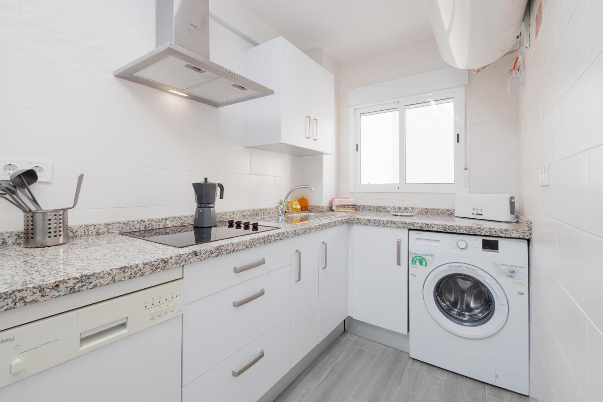 C03 Bright 3 Bdr With Terrace Center Apartment