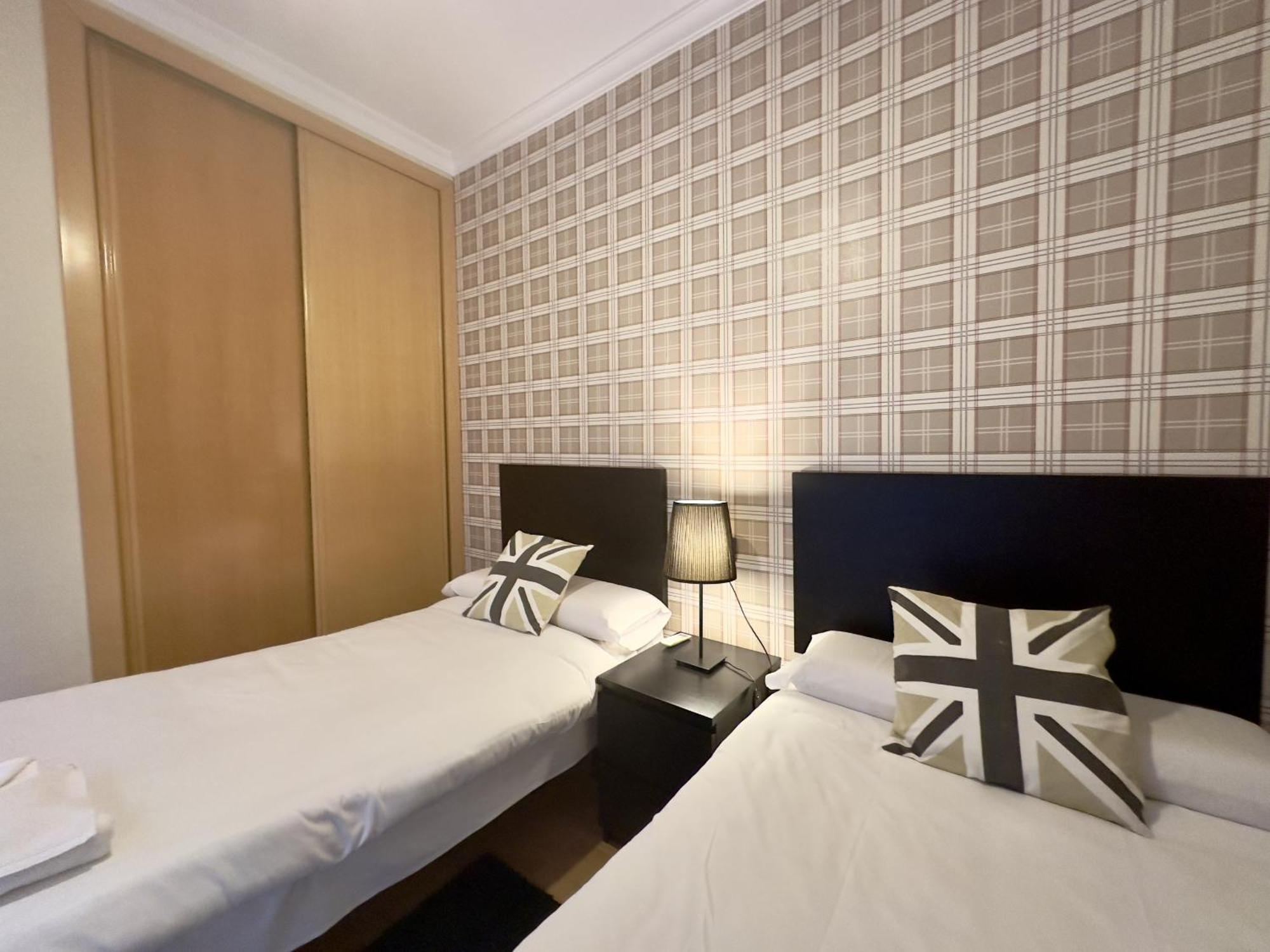 Urbe10 Plaza De Uncibay 3 Bedrooms Apatment Apartment