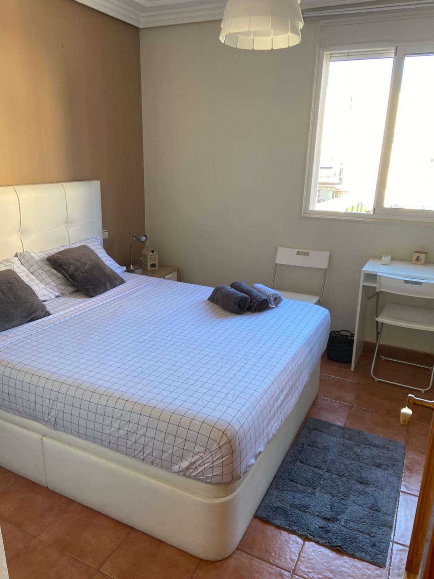 Con Cama Matrimonial En Privatunterkunft Málaga