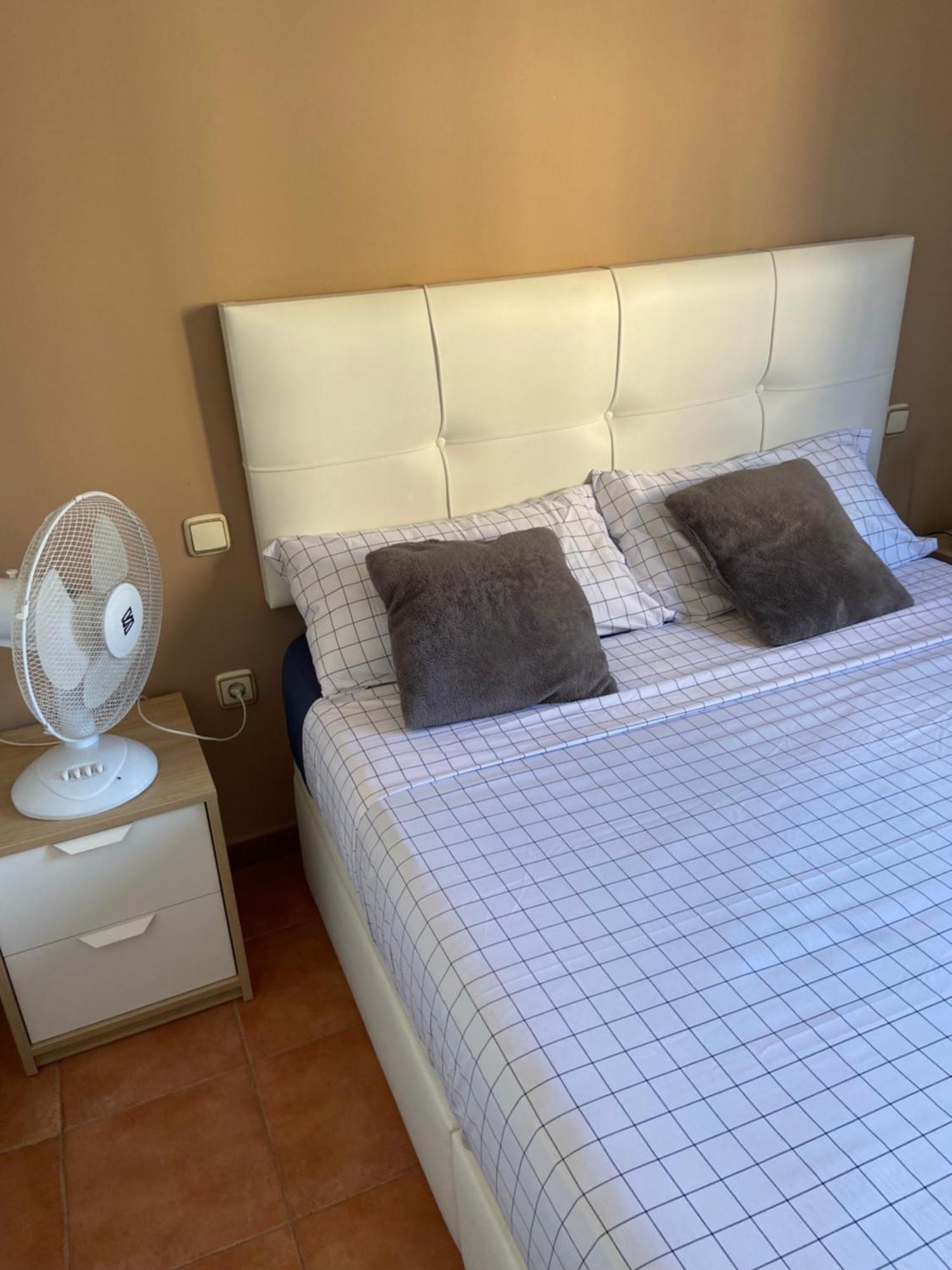 Con Cama Matrimonial En Privatunterkunft *